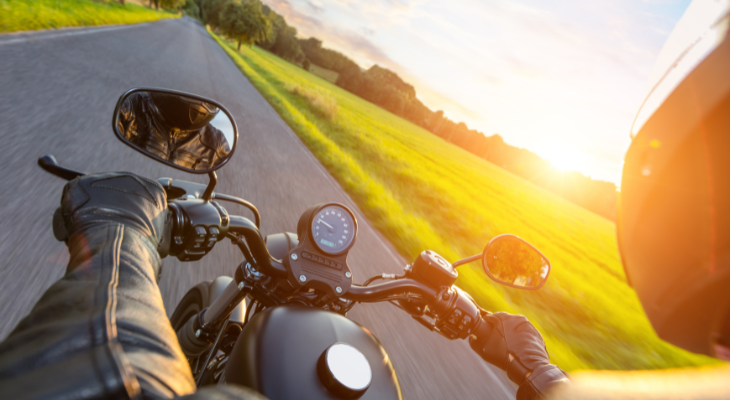 バイクの基本操作と安全運転のコツ